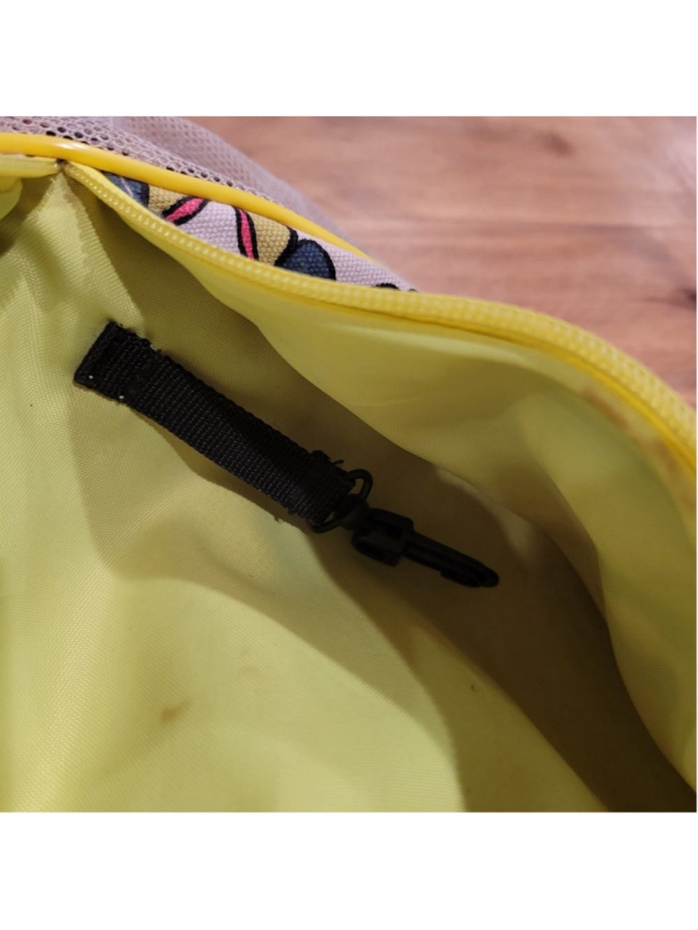 KAVU Paxton Pack Rope Sling Bag Crossbody Backpack Butterfly Print Yellow Blue - Picture 8 of 11